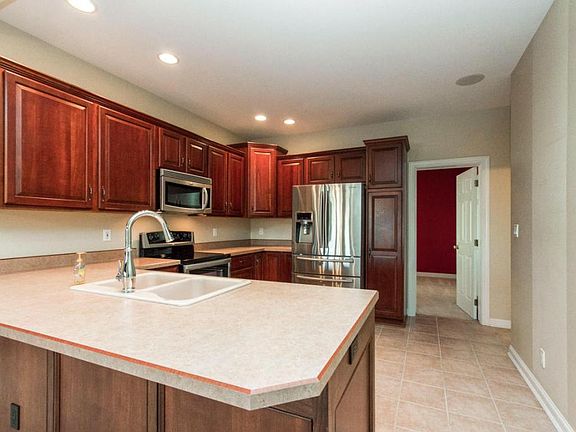 5th image of 2417 Bradford Dr