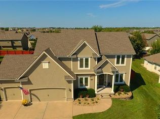 4424 SW Creekview Dr, Lees Summit, MO 64082