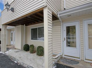 2 Jeanette St UNIT 30, Danbury, CT 06811