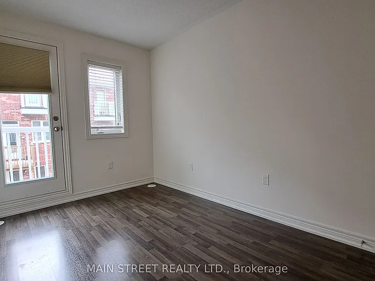 7 Roy Grove Way — Photo 25