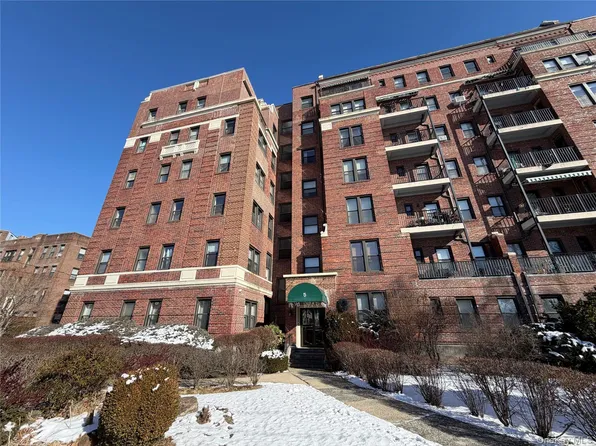 5 Circuit Road #A30, New Rochelle, NY 10805