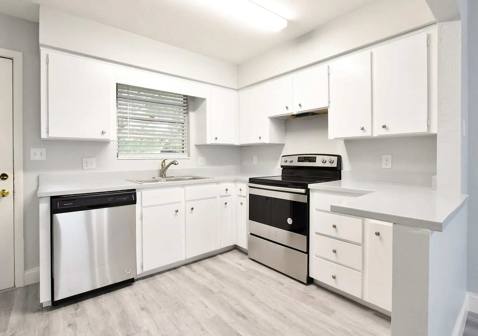 Green Cove — Photo 1