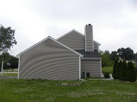 2nd image of W235N7097 Prairie Ct