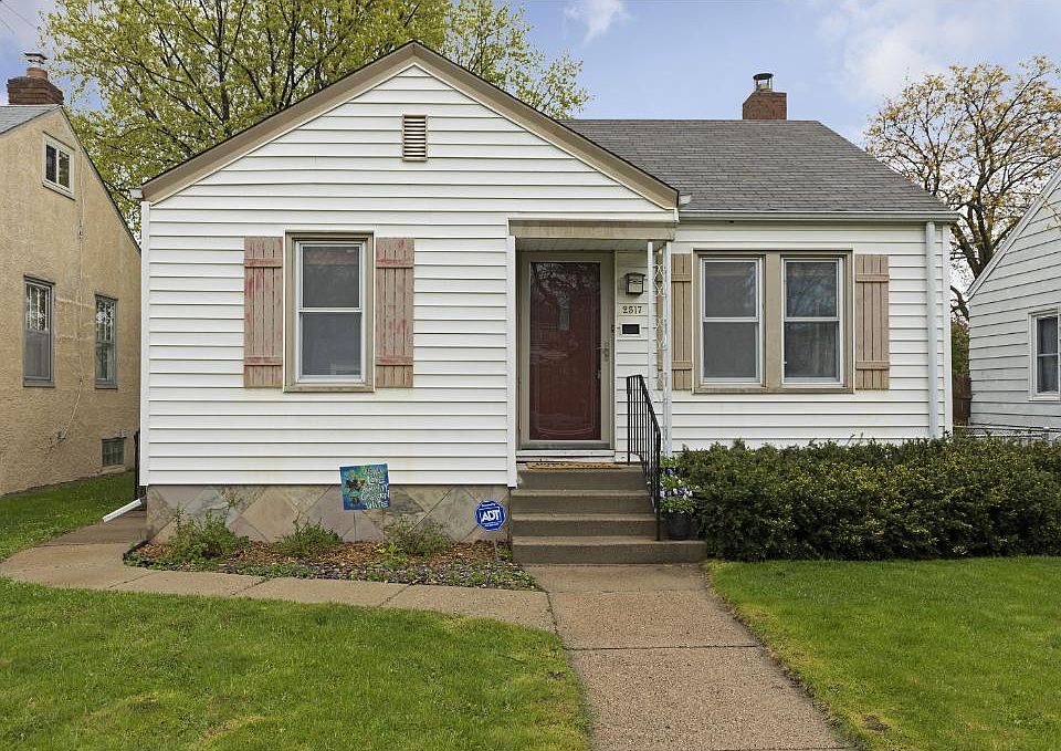 1st image of 2517 32nd Ave S