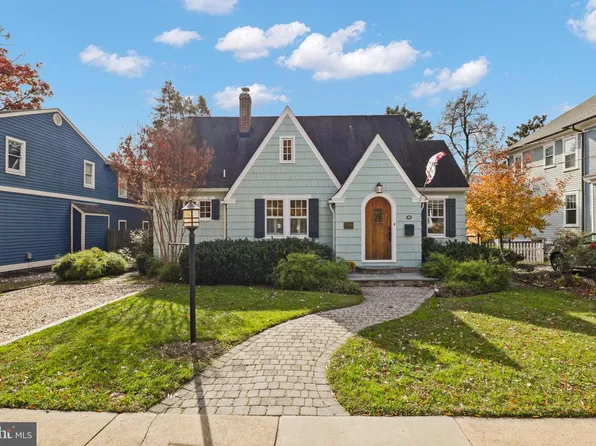 3304 23rd St N, Arlington, VA 22201