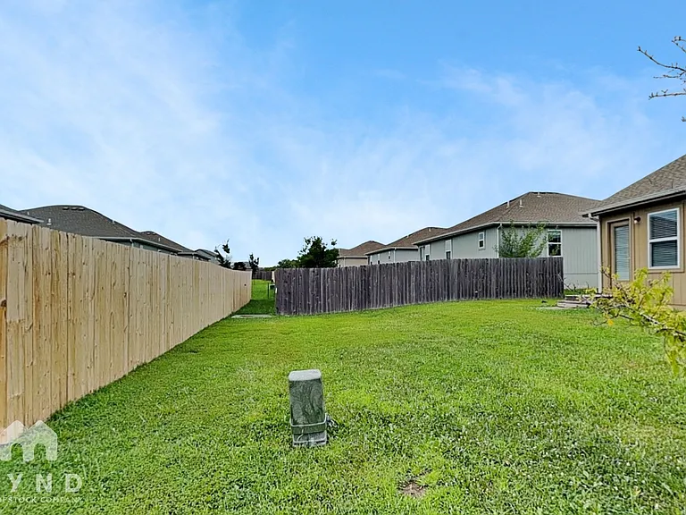 742 S Cypress St — Photo 21