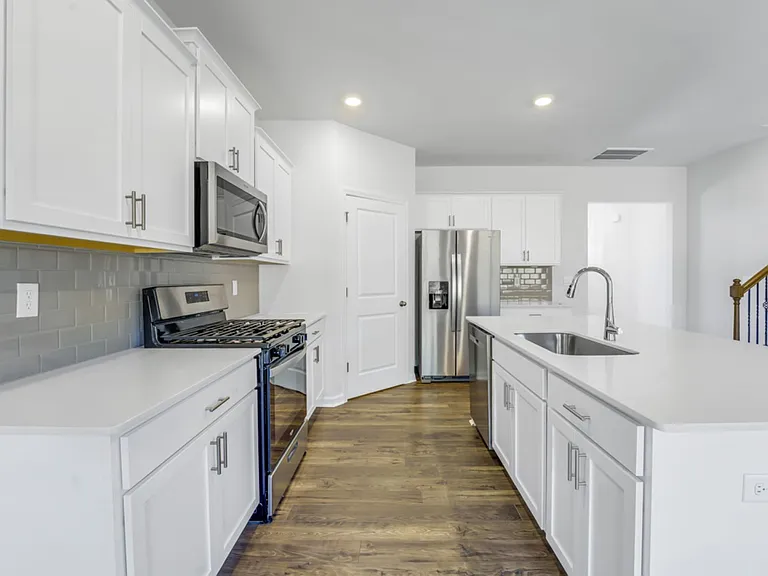 521 Grantham Dr — Photo 8