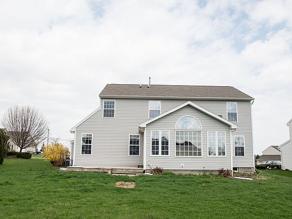 3rd image of 5147 Overlook Ln