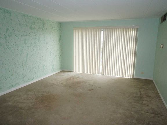 5th image of 5300 Walnut Ave APT 17D