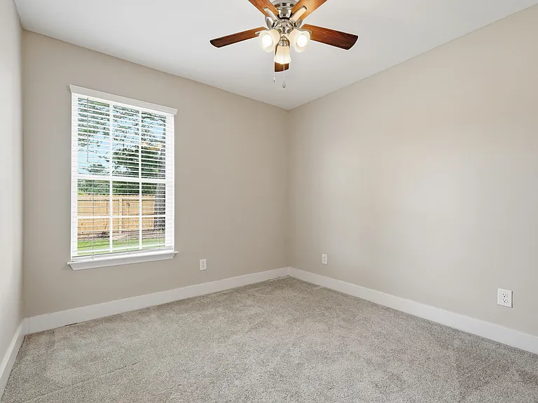 254 E Iris Ln — Photo 34