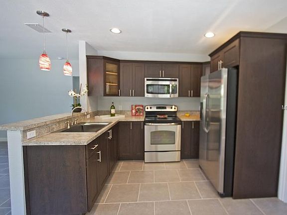5th image of 2512 W Kenmore Ave