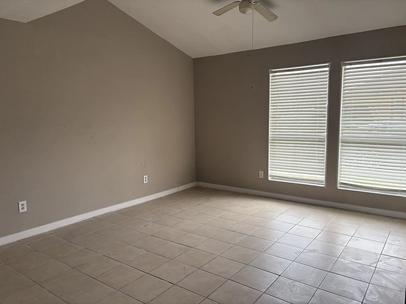 Graham Drive - I3 - 1 — Photo 3