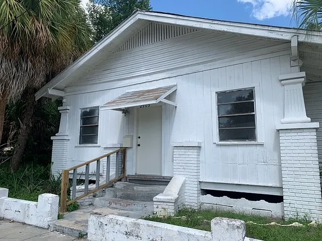 4 bed, 2118 sqft, $2,400 — Photo 1