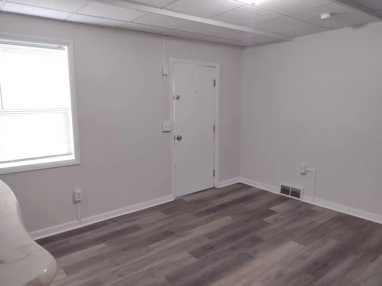 4403 Davison St — Photo 8