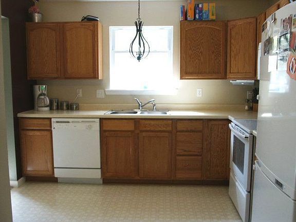 Spacious kitchen with vaulted ceiling