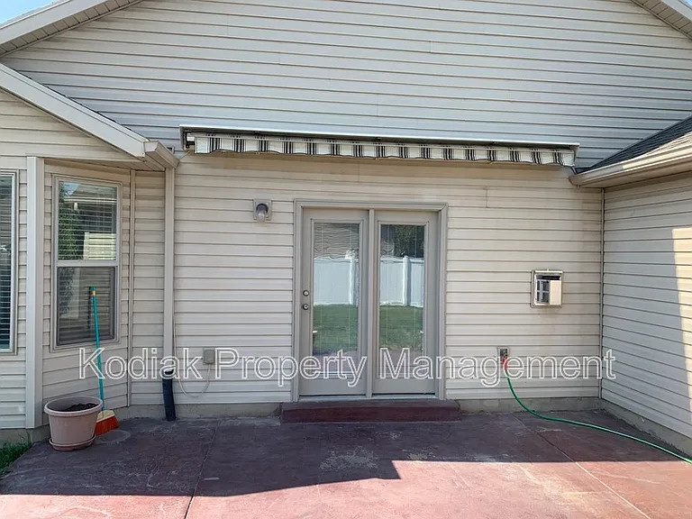 312 N Greenwich Dr — Photo 25