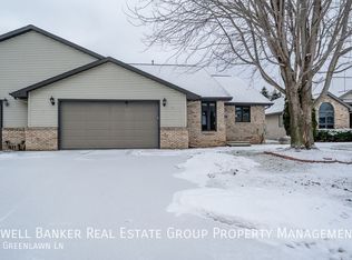 1697 W Greenlawn Ln, Appleton, WI 54914