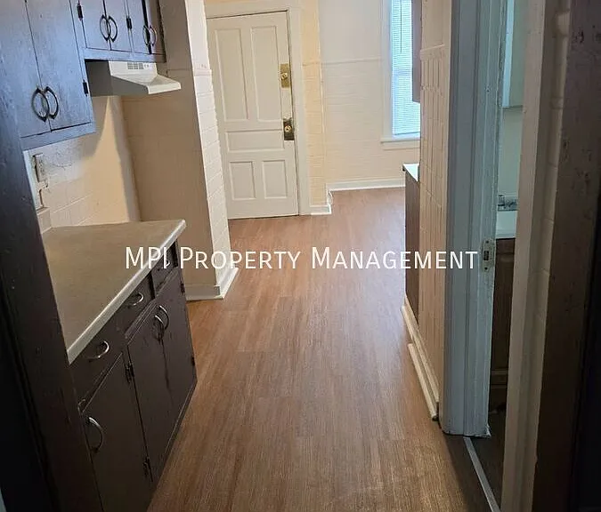 1946 N 39th St — Photo 19