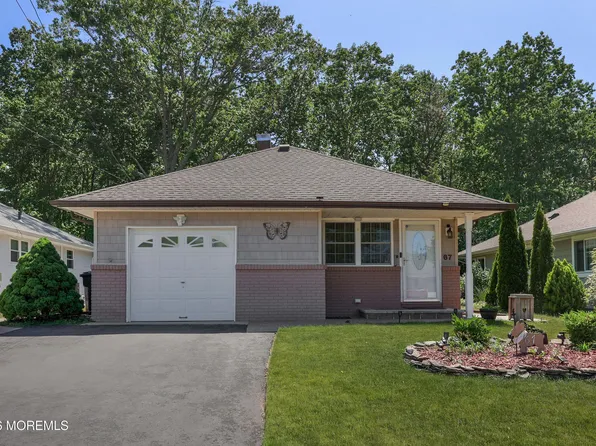 67 Mount Matterhorn Lane, Toms River, NJ 08753