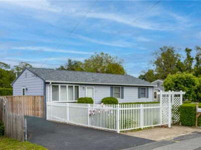 25 Bonaparte St, North Providence, RI, 02904