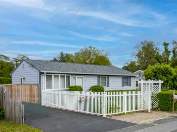 25 Bonaparte St, North Providence, RI 02904