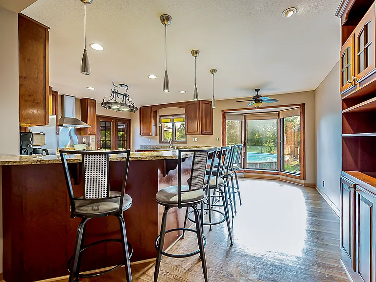 7666 Bishop Rd — Photo 22