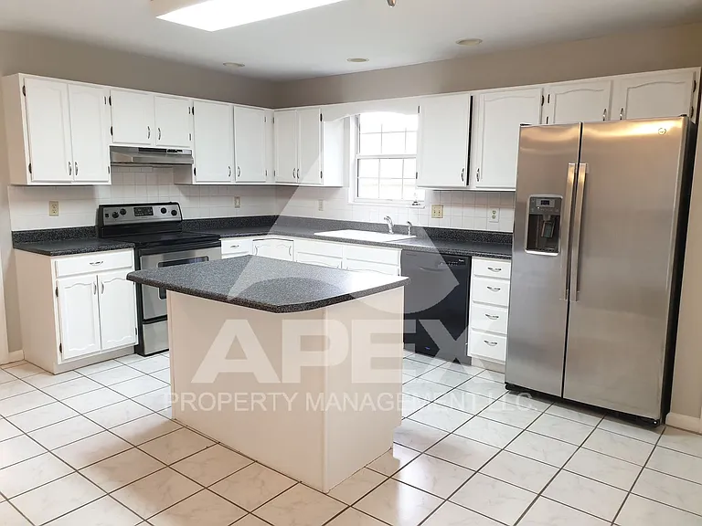 913 Oak Haven Rd — Photo 11