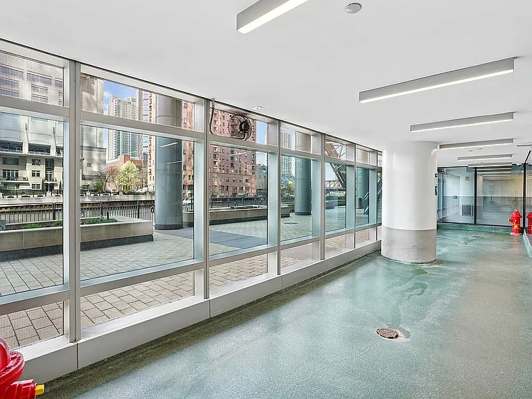 Wolf Point West Dog Spa