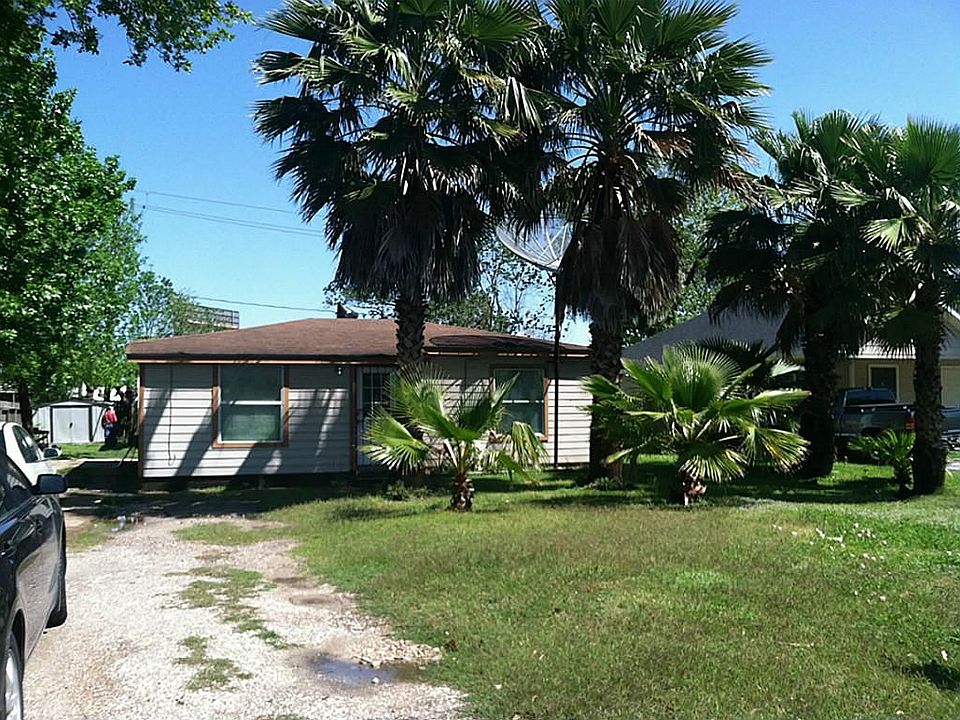 1st image of 112 W Curtis Ave