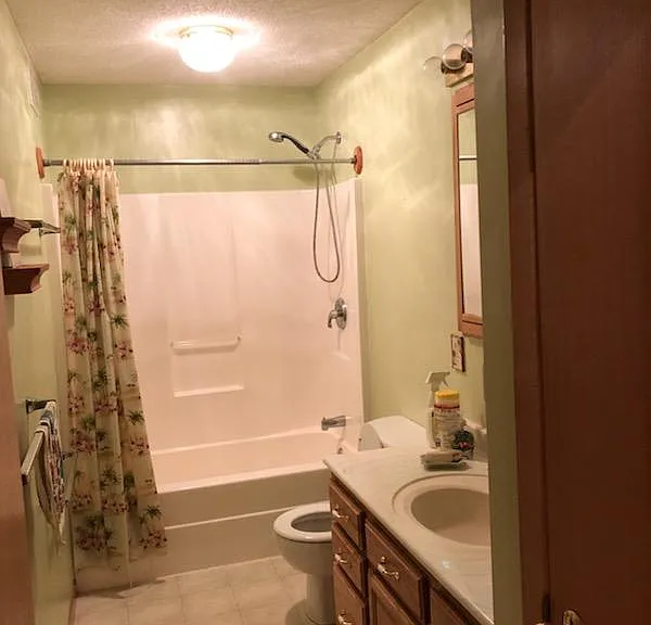 14 Columbia Ct — Photo 2