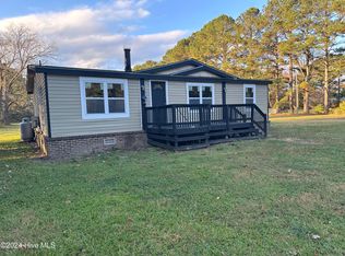 1380 Middle Swamp Rd, Corapeake, NC 27926