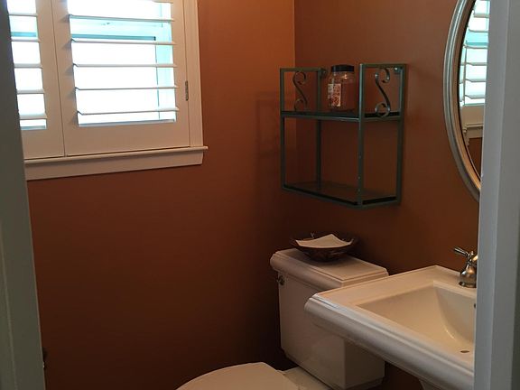 3rd image of 14332 Valley Hi Cir