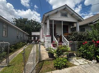 2122 Onzaga St, New Orleans, LA 70119