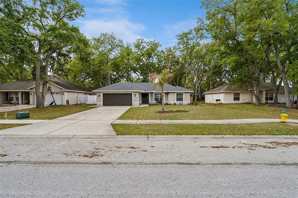 3 bed, 2.0 bath, 1410 sqft, $2,000 — Photo 2