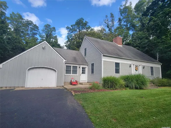 39 Van Brunt Manor Road, East Setauket, NY 11733