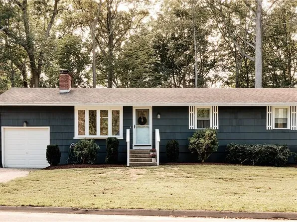 5 Fir Ridge Road, Clinton, CT 06413