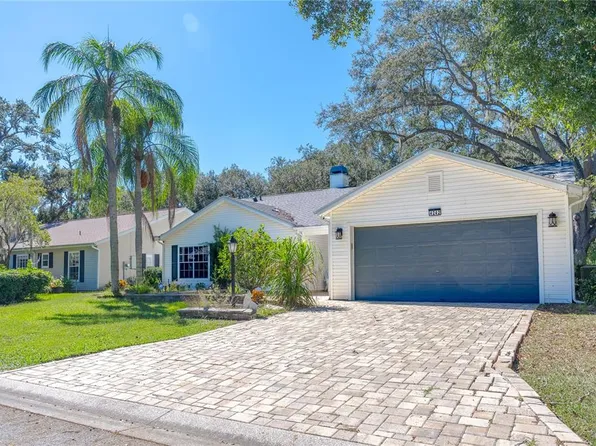 4242 Leafway Cir, Leesburg, FL 34748