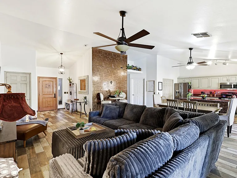 15276 W Watson Ln — Photo 17