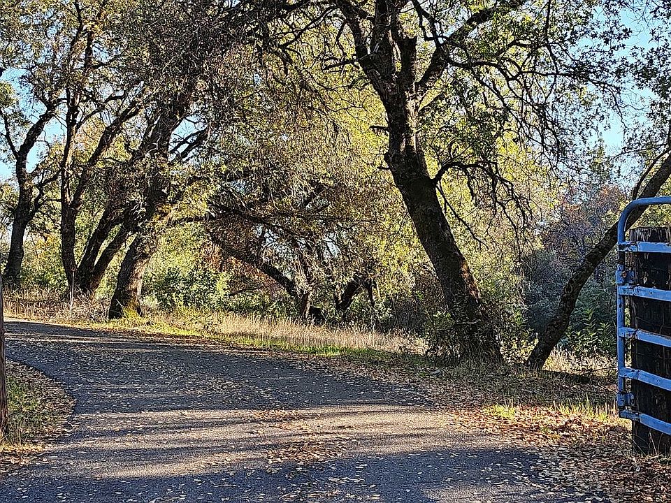 2nd image of 1371 French Gulch Rd