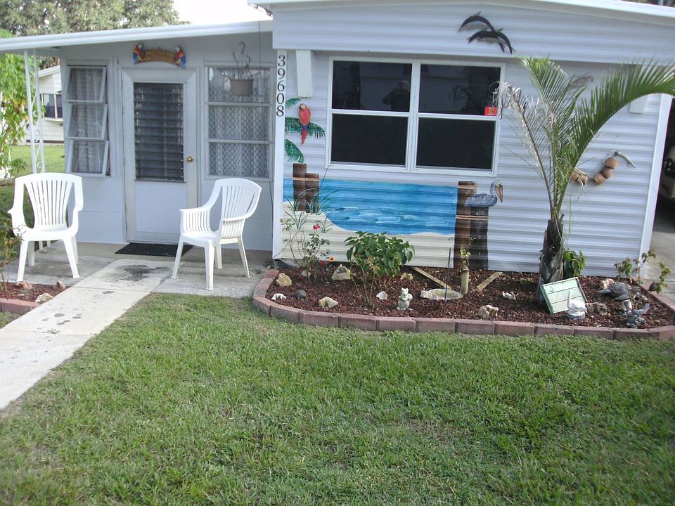 1st image of 39608 Persimmon Ave