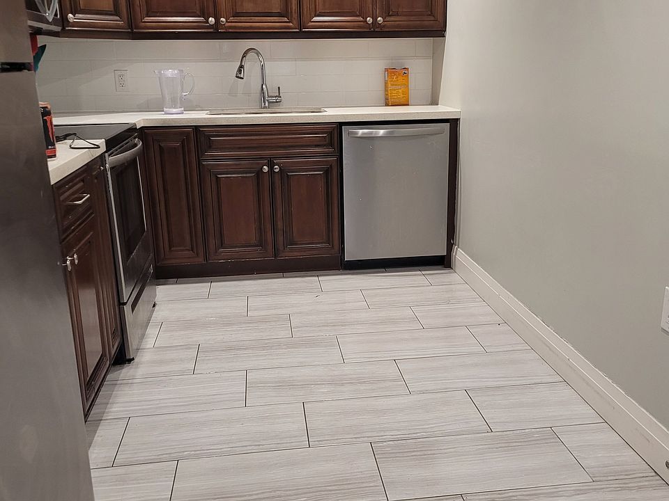 1st image of 67 Minto St #102