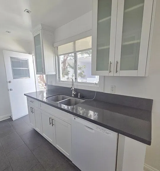 134 San Vicente Blvd #C — Photo 8