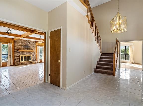 4th image of 6 Creekwood Cir