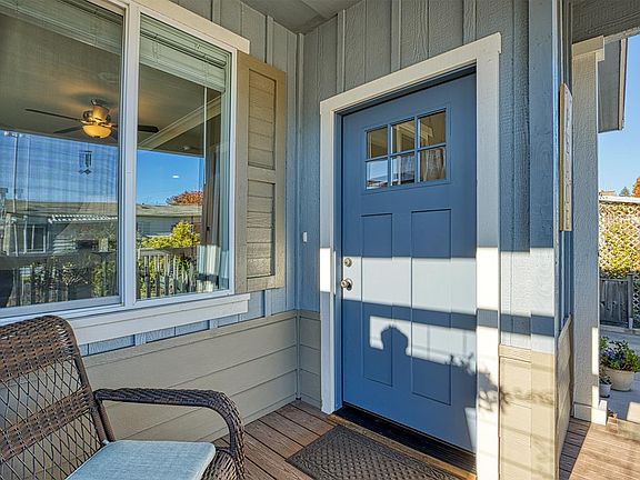 2nd image of 3209 Ashwood Way #0