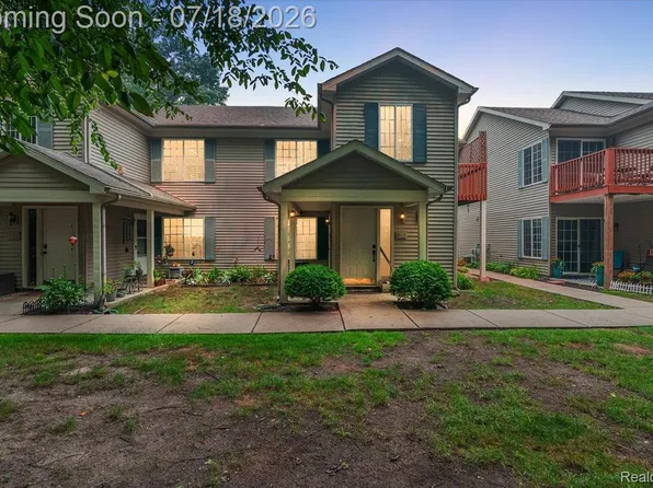 861 Saybrook Dr, Waterford, MI 48327