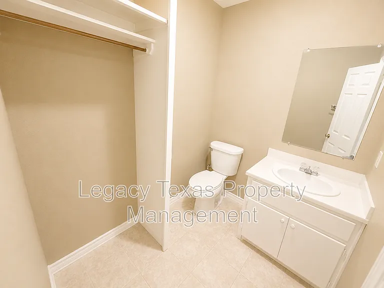 508 N Crowley Rd — Photo 6
