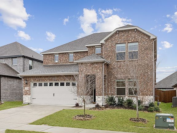 2nd image of 1108 Mahogany Dr