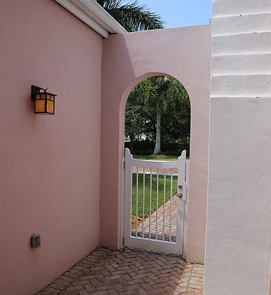 3rd image of 520 Loretto Ave