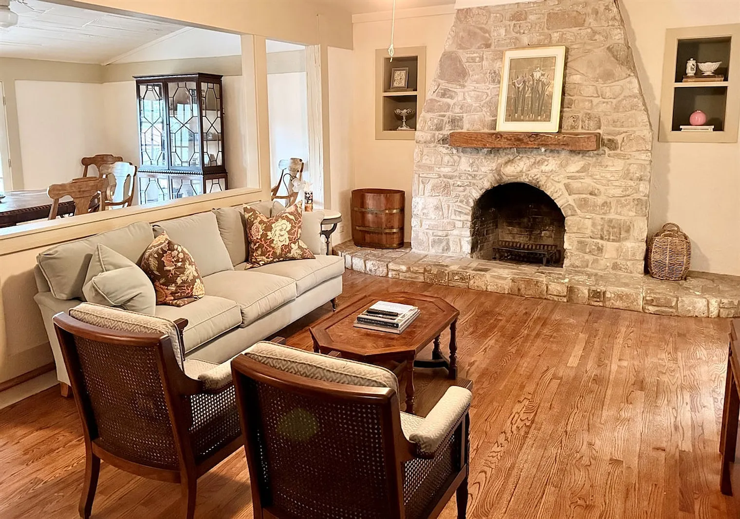 3 bed, 2.0 bath, $4,897 — Photo 1