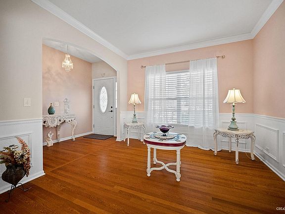 3rd image of 2358 Amsterdam Cir